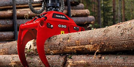 The C30 grapple is designed to ensure full loads are consistently secured.
