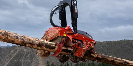 628HX harvester head processing a log